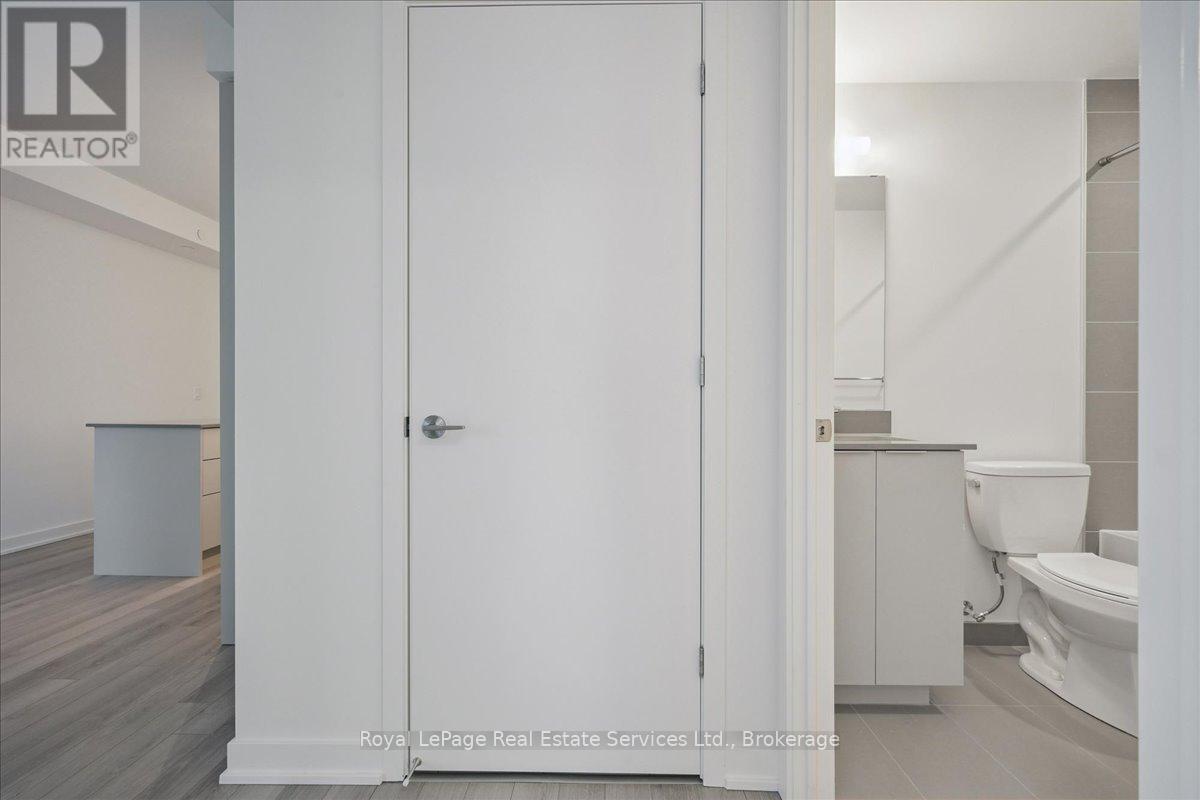 












910B - 3071 TRAFALGAR ROAD

,
Oakville (JM Joshua Meadows),




Ontario
L6H8C6

