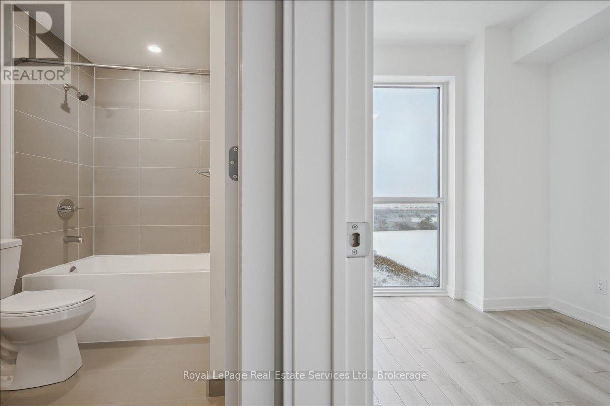 












910B - 3071 TRAFALGAR ROAD

,
Oakville (JM Joshua Meadows),




Ontario
L6H8C6

