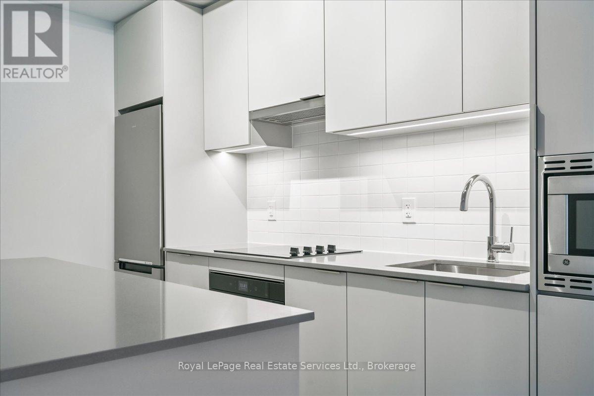 












910B - 3071 TRAFALGAR ROAD

,
Oakville (JM Joshua Meadows),




Ontario
L6H8C6

