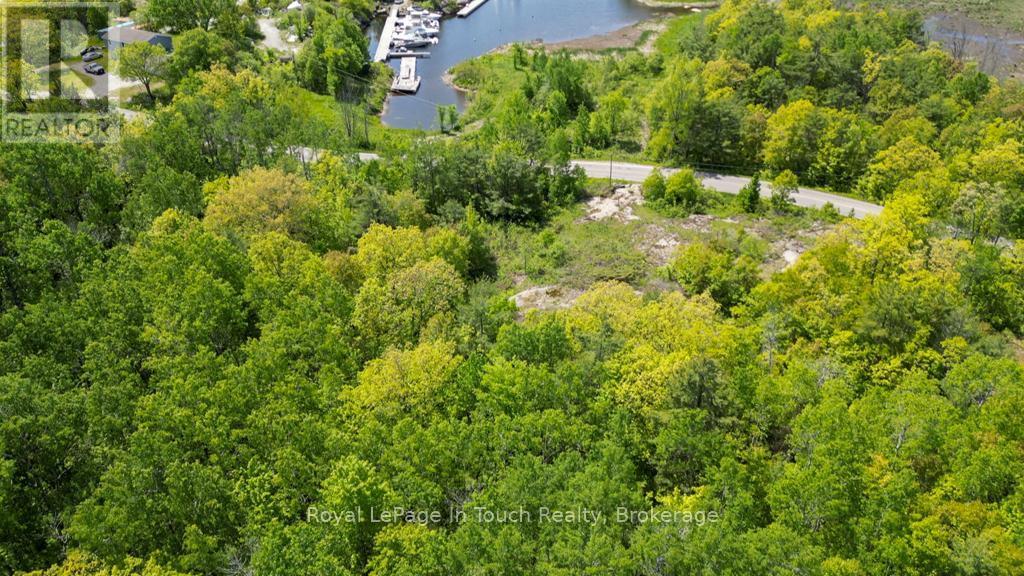 












408 SOUTH BAY ROAD

,
Georgian Bay (Baxter),







Ontario
L0K1S0

