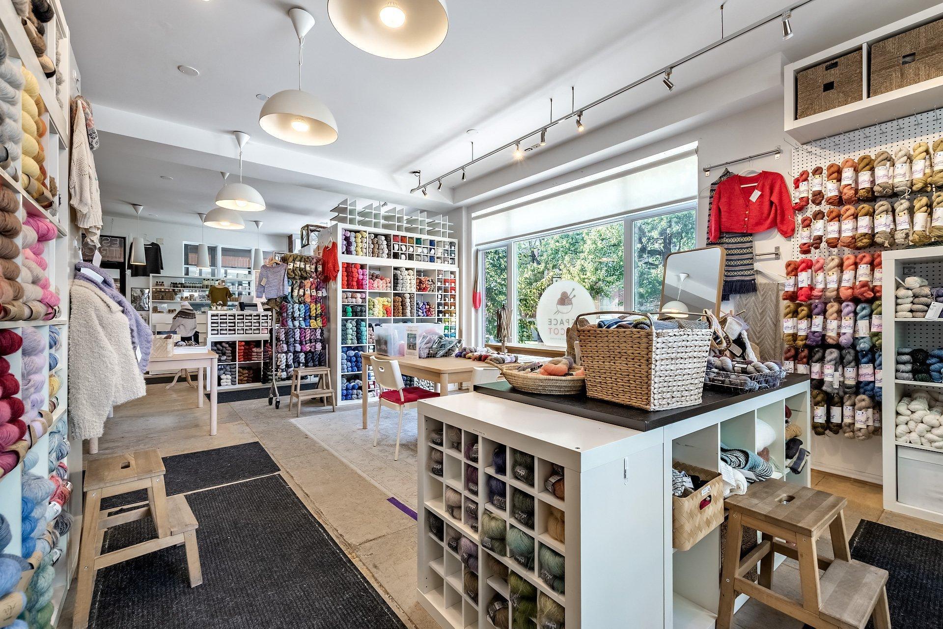 









6050


Av. de Monkland

,
Montréal (Côte-des-Neiges/Notre-Dame-de-Grâce),




QC
H4A1H2

