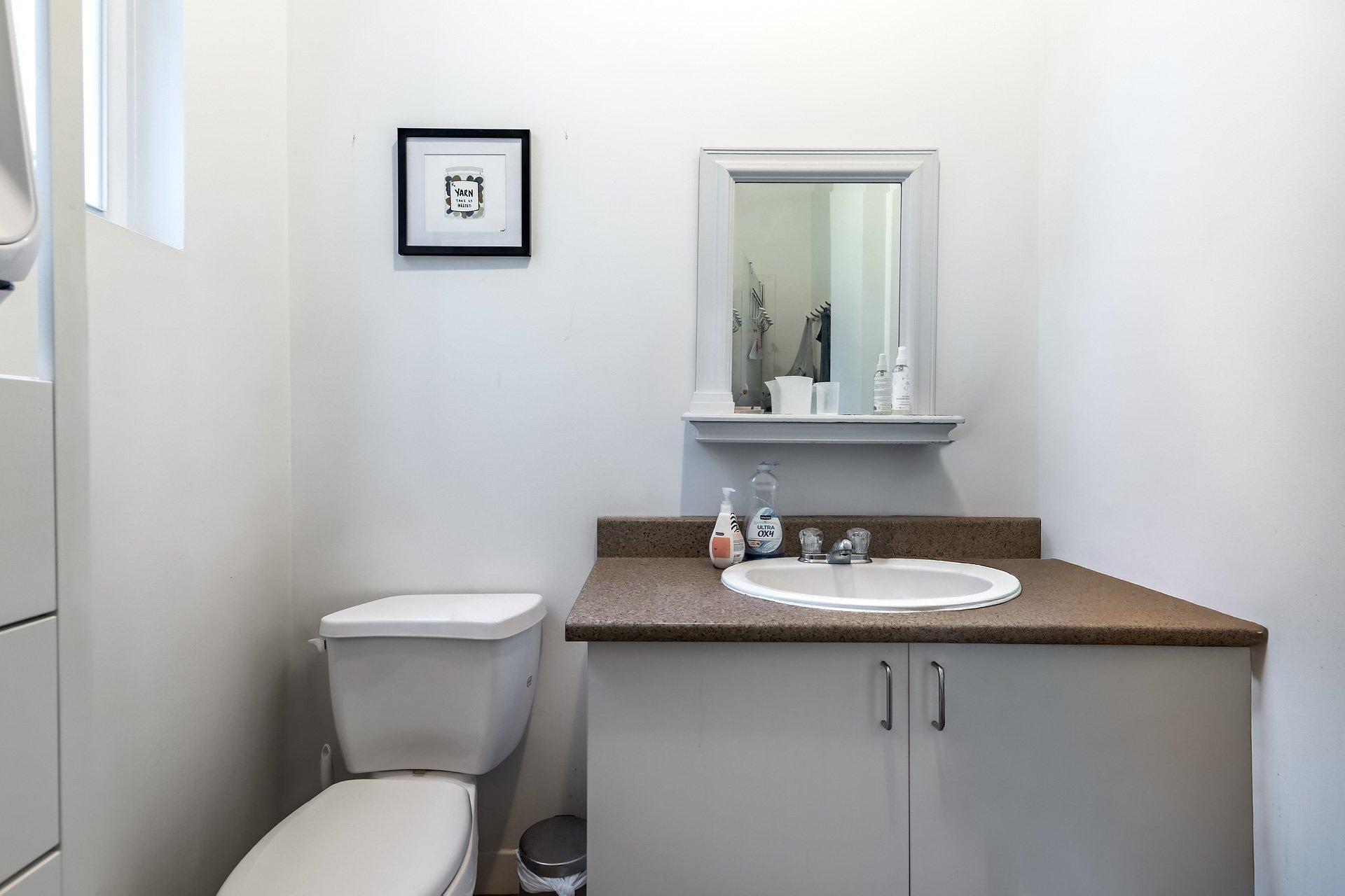 









6050


Av. de Monkland

,
Montréal (Côte-des-Neiges/Notre-Dame-de-Grâce),




QC
H4A1H2

