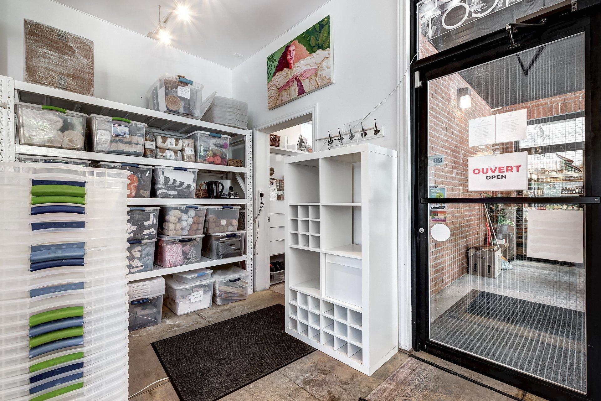 









6050


Av. de Monkland

,
Montréal (Côte-des-Neiges/Notre-Dame-de-Grâce),




QC
H4A1H2

