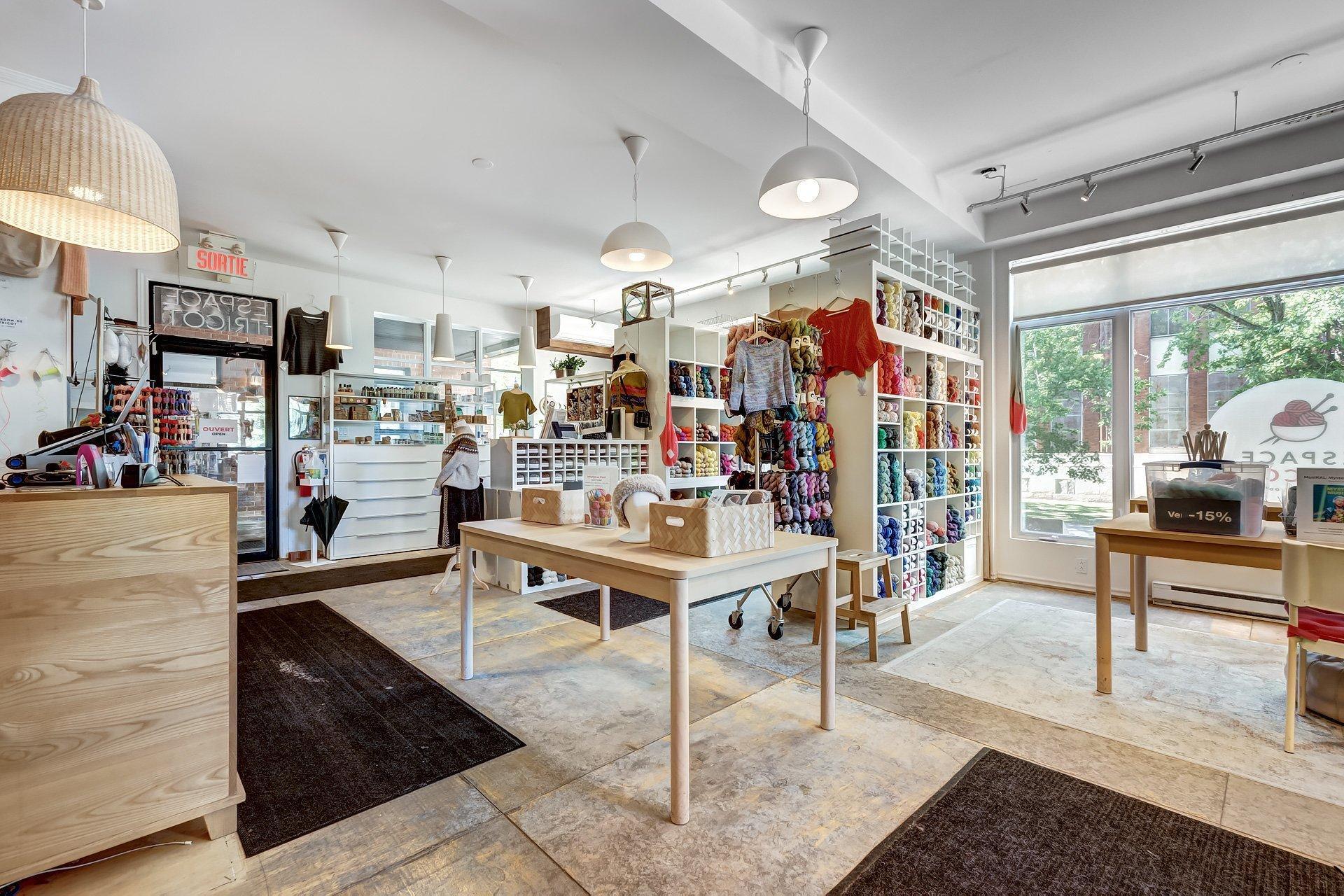 









6050


Av. de Monkland

,
Montréal (Côte-des-Neiges/Notre-Dame-de-Grâce),




QC
H4A1H2

