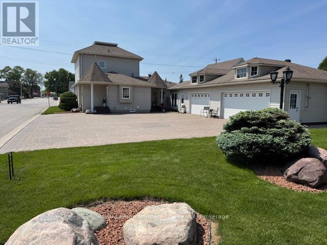 












218 NIPISSING STREET

,
West Nipissing (Sturgeon Falls),




Ontario
P2B1K3

