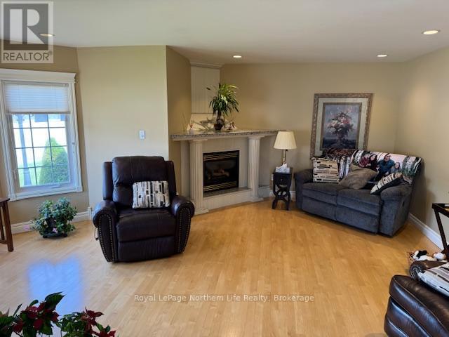 












218 NIPISSING STREET

,
West Nipissing (Sturgeon Falls),




Ontario
P2B1K3

