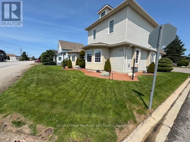 












218 NIPISSING STREET

,
West Nipissing (Sturgeon Falls),




Ontario
P2B1K3

