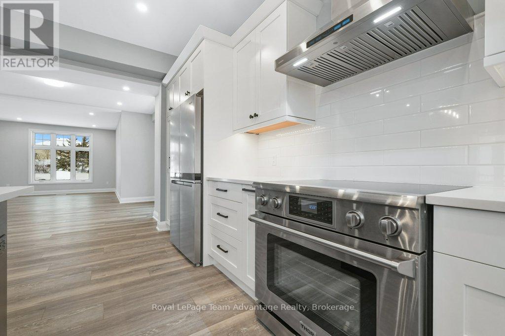 












18 AVERY COURT

,
Parry Sound,




Ontario
P2A3C4

