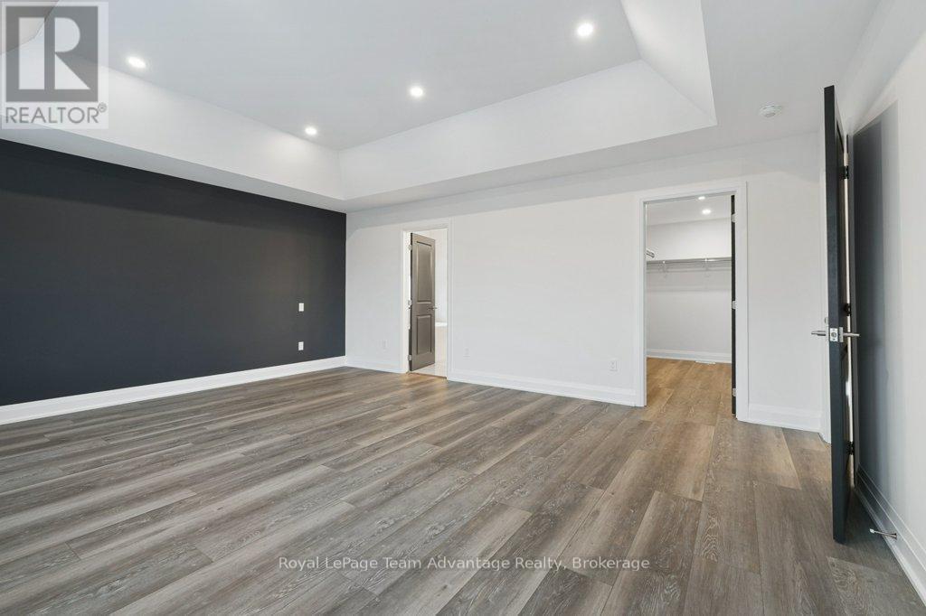 












18 AVERY COURT

,
Parry Sound,




Ontario
P2A3C4

