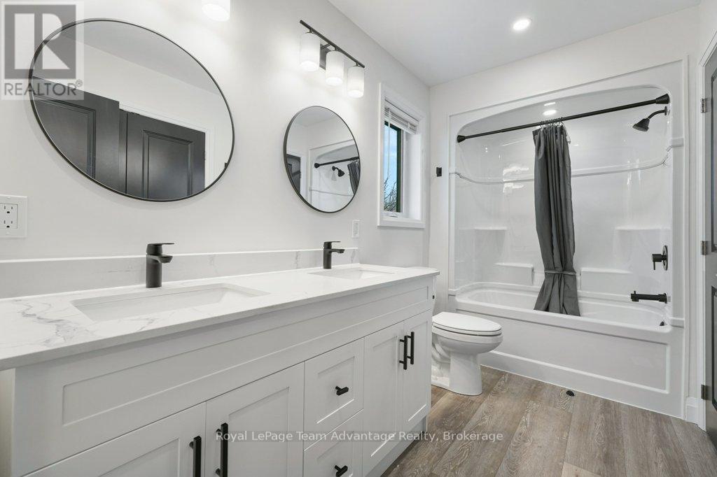 












18 AVERY COURT

,
Parry Sound,




Ontario
P2A3C4

