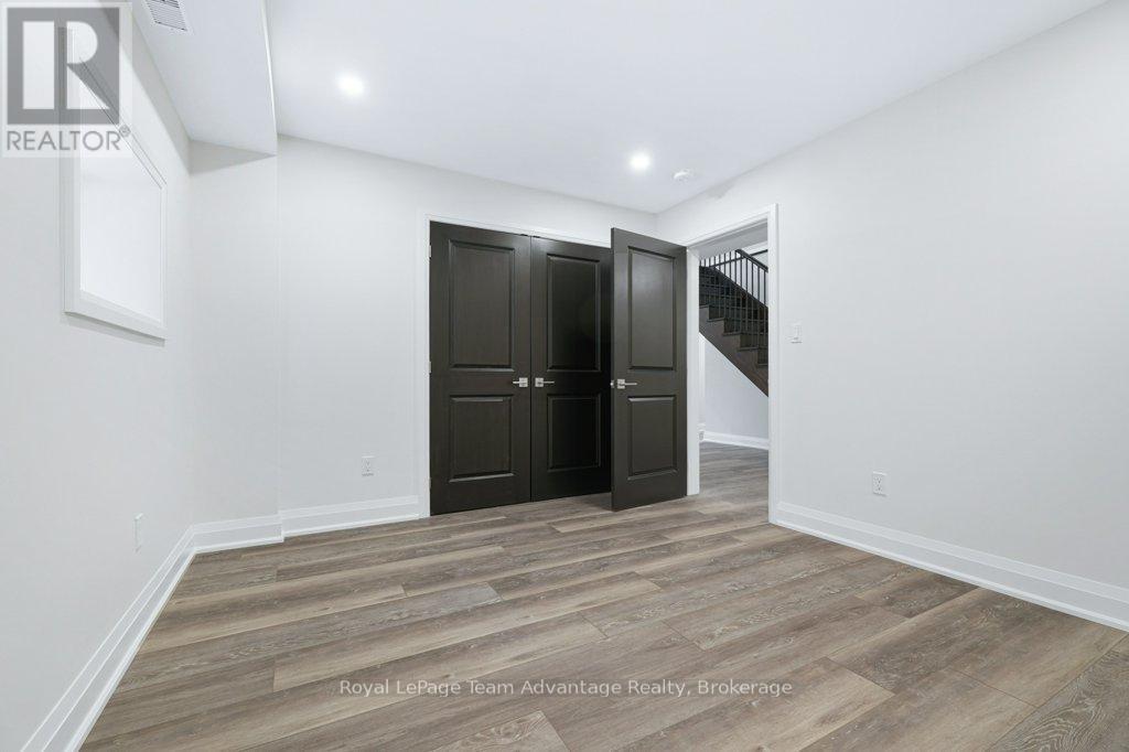 












18 AVERY COURT

,
Parry Sound,




Ontario
P2A3C4

