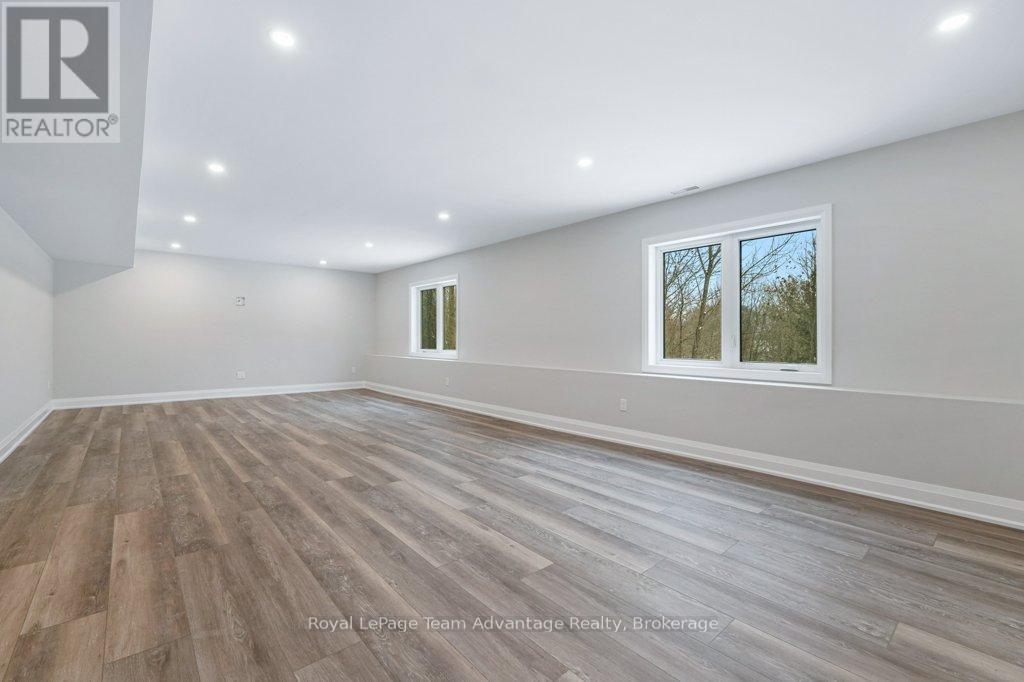 












18 AVERY COURT

,
Parry Sound,




Ontario
P2A3C4

