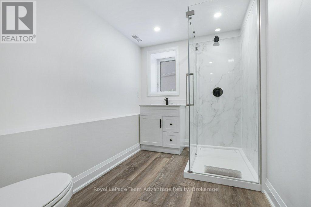 












18 AVERY COURT

,
Parry Sound,




Ontario
P2A3C4

