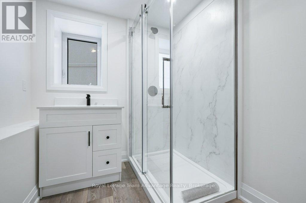 












18 AVERY COURT

,
Parry Sound,




Ontario
P2A3C4

