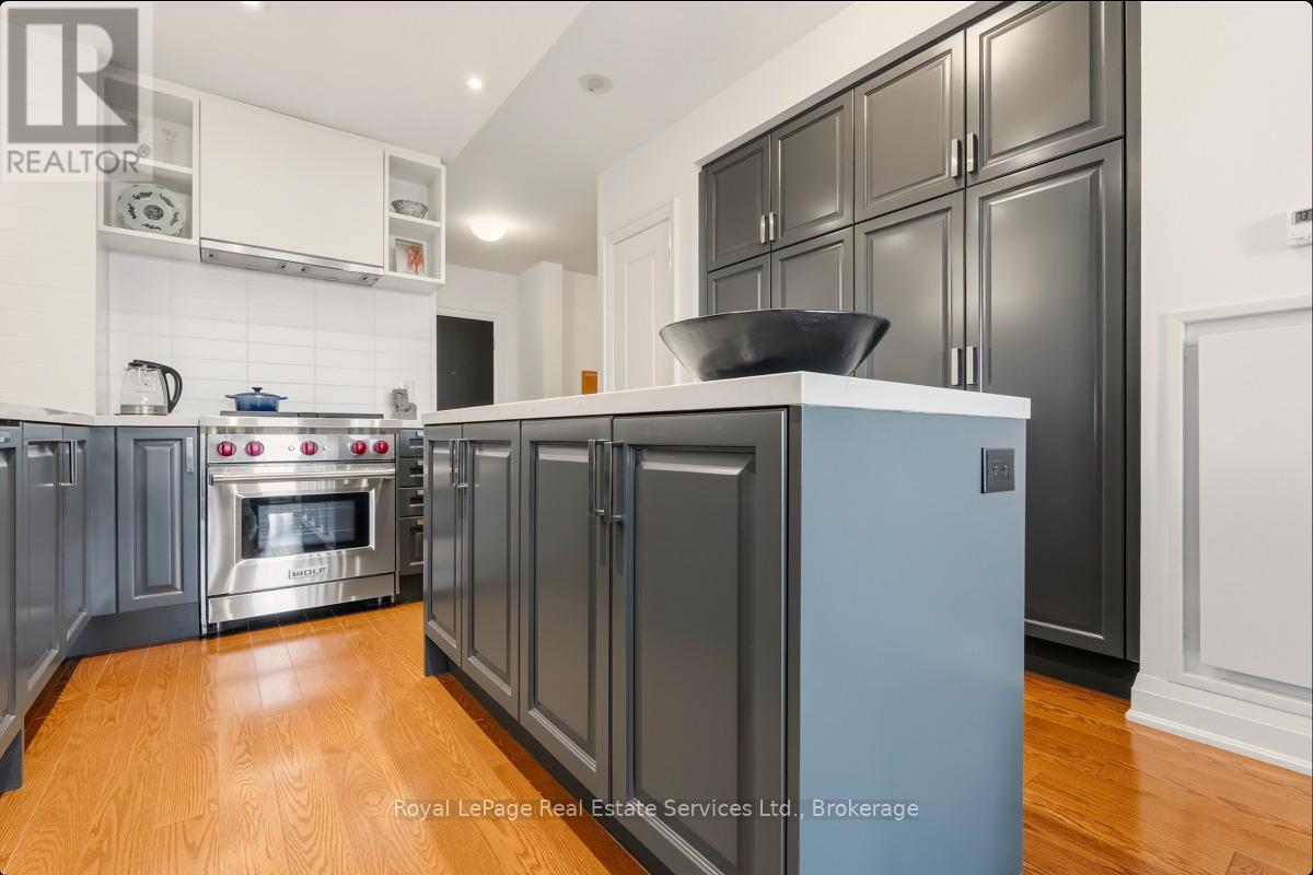 












508 - 11 BRONTE ROAD

,
Oakville (BR Bronte),




Ontario
L6L0E1

