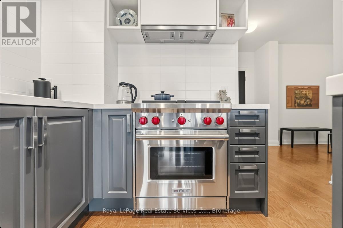 












508 - 11 BRONTE ROAD

,
Oakville (BR Bronte),




Ontario
L6L0E1

