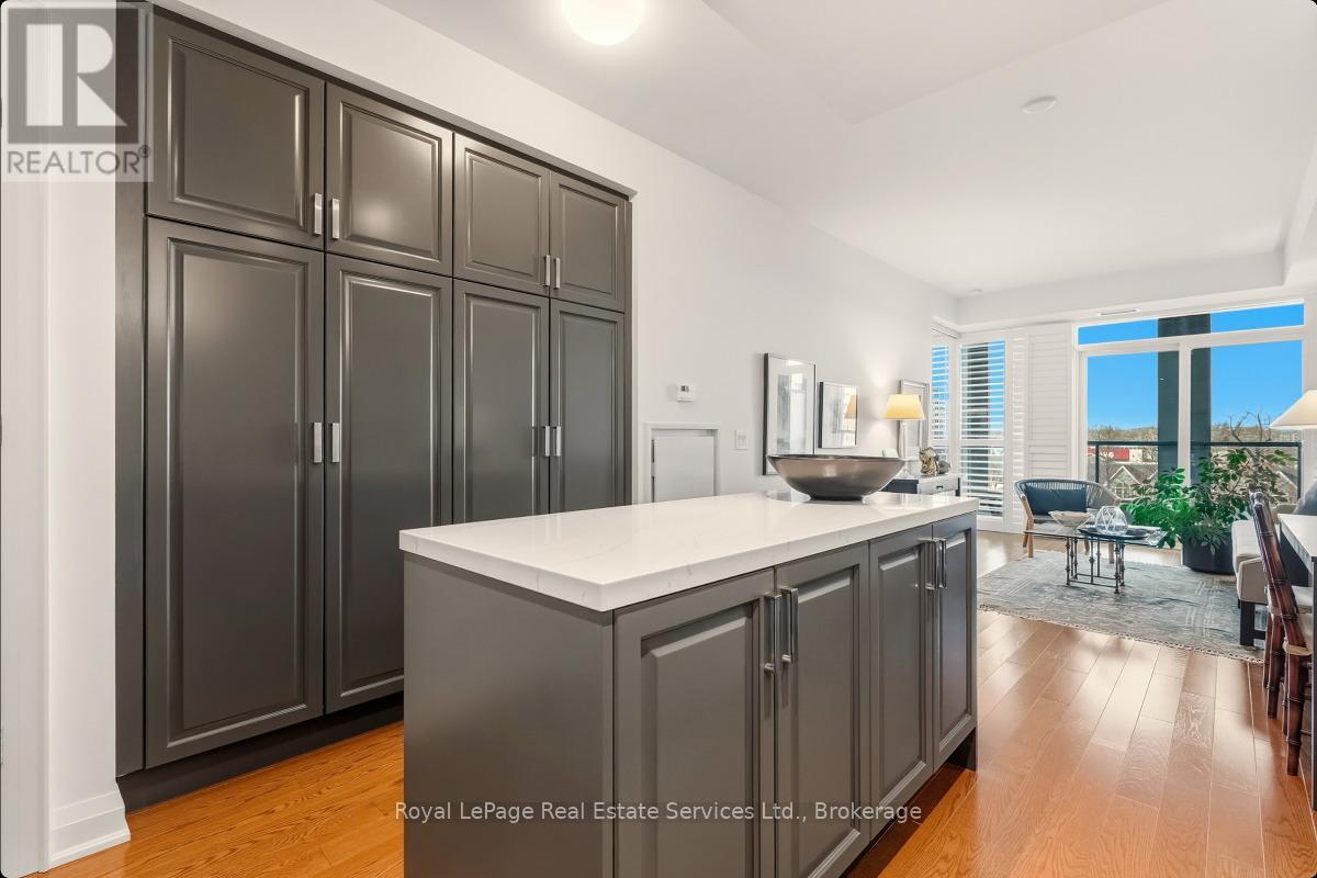 












508 - 11 BRONTE ROAD

,
Oakville (BR Bronte),




Ontario
L6L0E1

