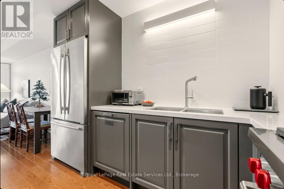 












508 - 11 BRONTE ROAD

,
Oakville (BR Bronte),




Ontario
L6L0E1

