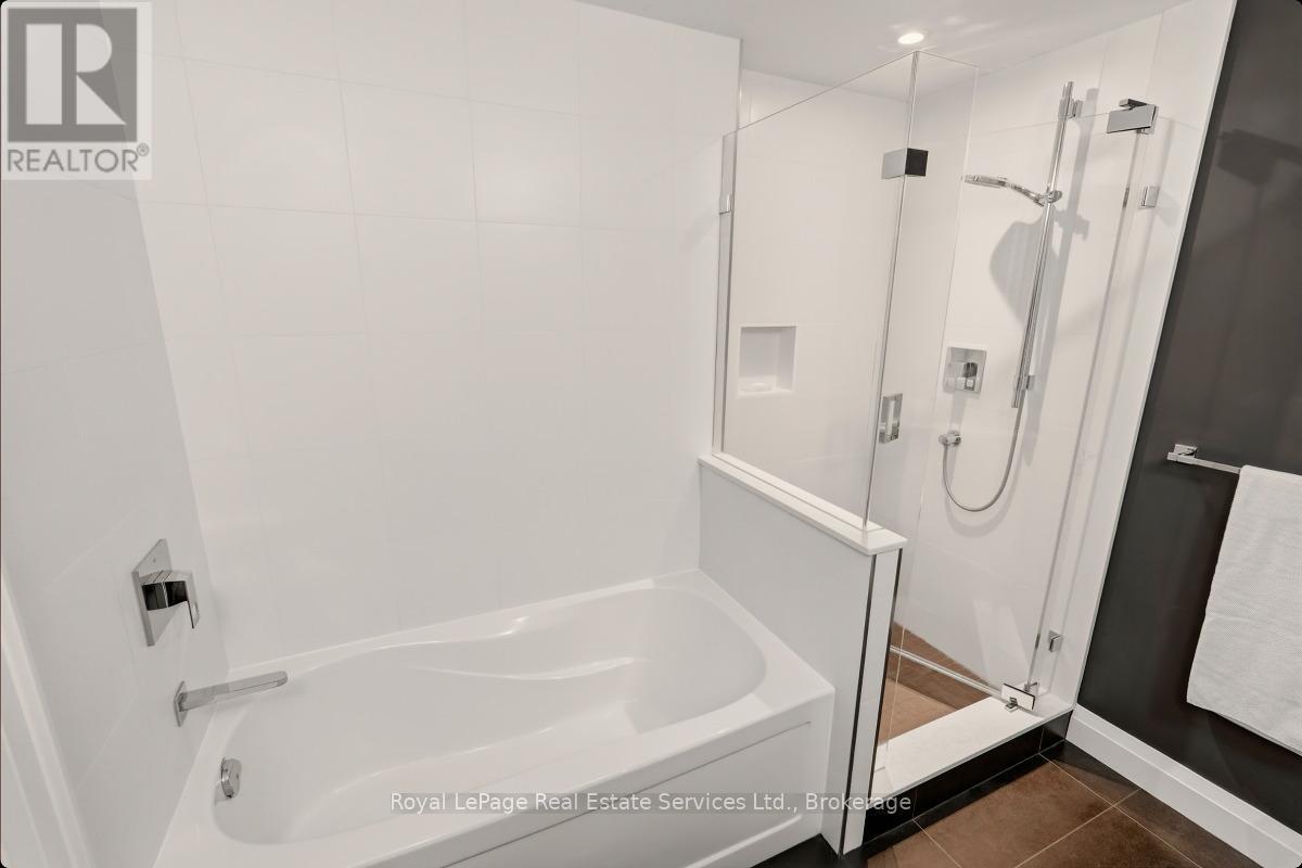 












508 - 11 BRONTE ROAD

,
Oakville (BR Bronte),




Ontario
L6L0E1

