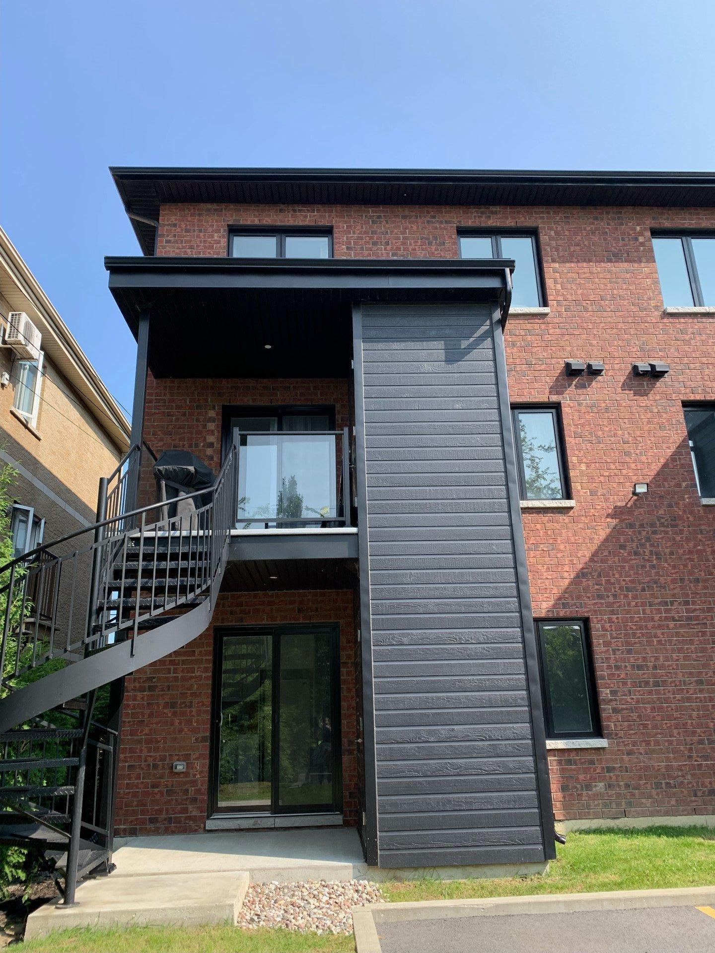 









820


Rue Brébeuf

,
Sainte-Catherine,




QC
J5C1S2

