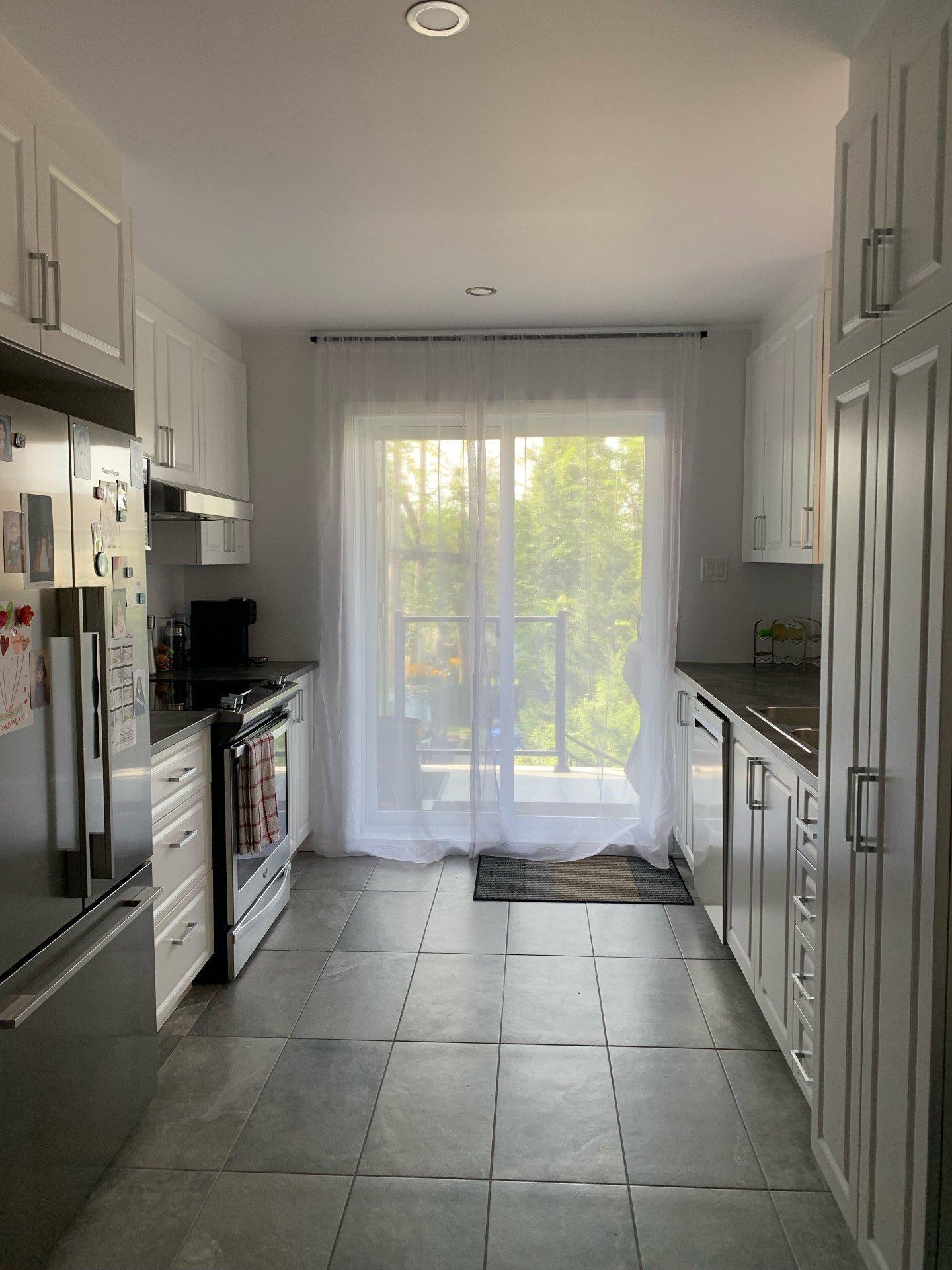 









820


Rue Brébeuf

,
Sainte-Catherine,




QC
J5C1S2

