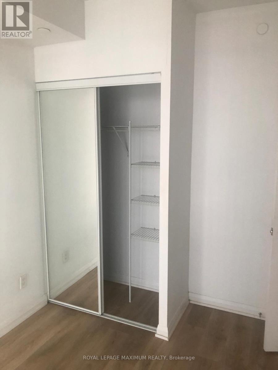 












3212 - 7895 JANE STREET

,
Vaughan,




Ontario
L4K2M7

