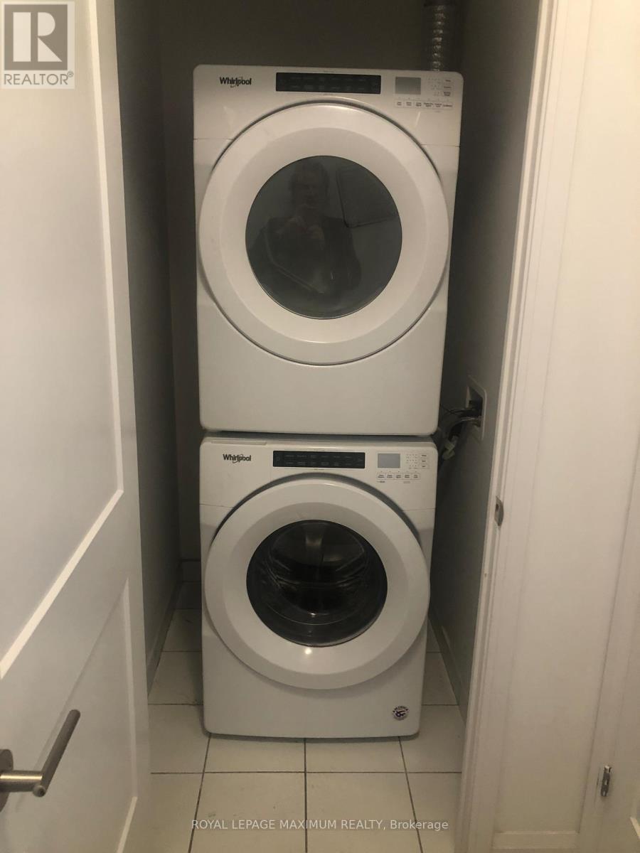 












3212 - 7895 JANE STREET

,
Vaughan,




Ontario
L4K2M7

