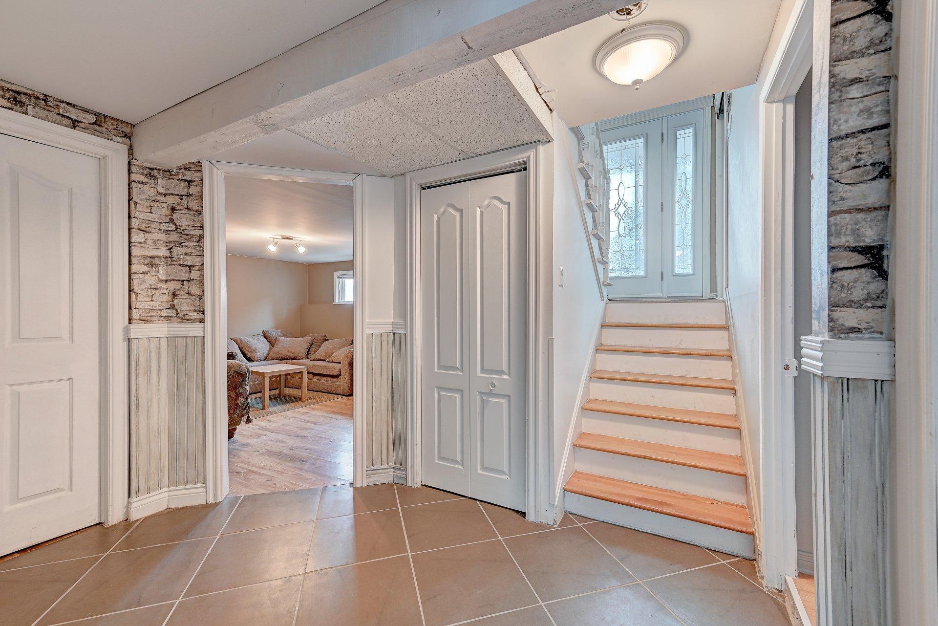 









176


Rue Berger

,
Saint-Constant,




QC
J5A2C7

