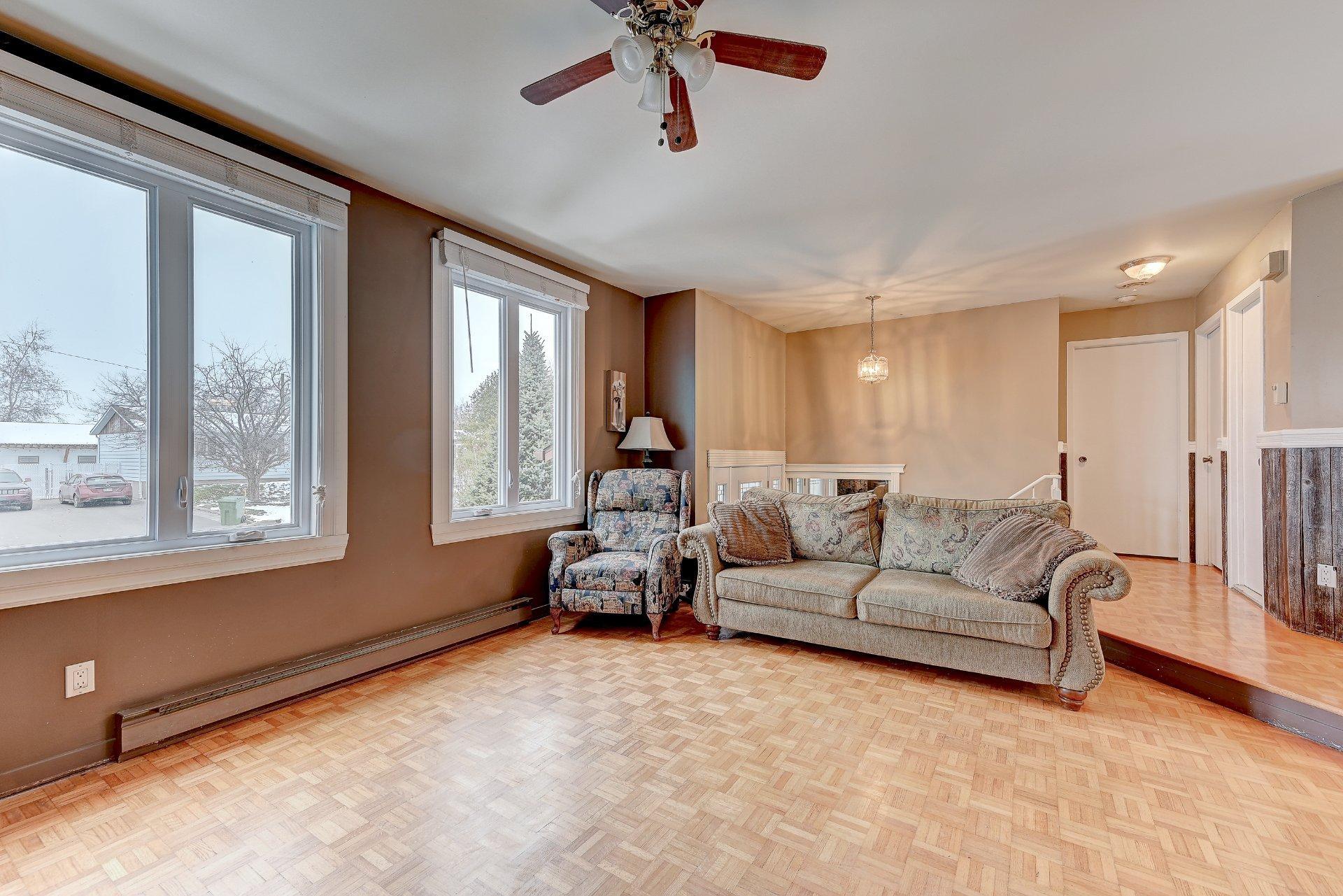 









176


Rue Berger

,
Saint-Constant,




QC
J5A2C7

