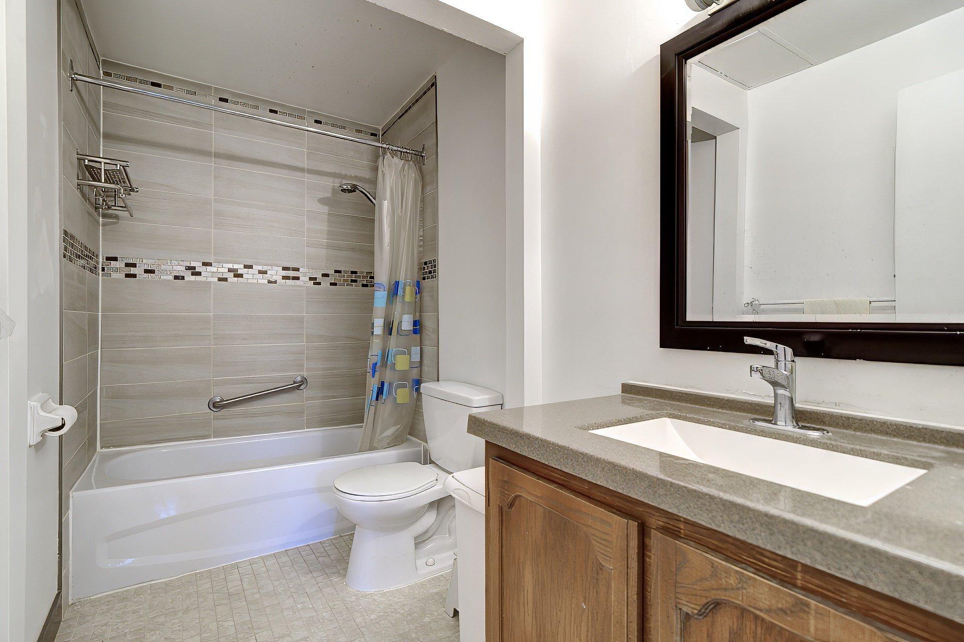 









2054


Rue Sherbrooke O.

, 303,
Montréal (Ville-Marie),




QC
H3H1G5

