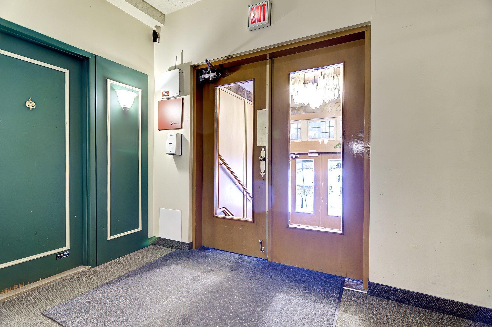 









2054


Rue Sherbrooke O.

, 303,
Montréal (Ville-Marie),




QC
H3H1G5

