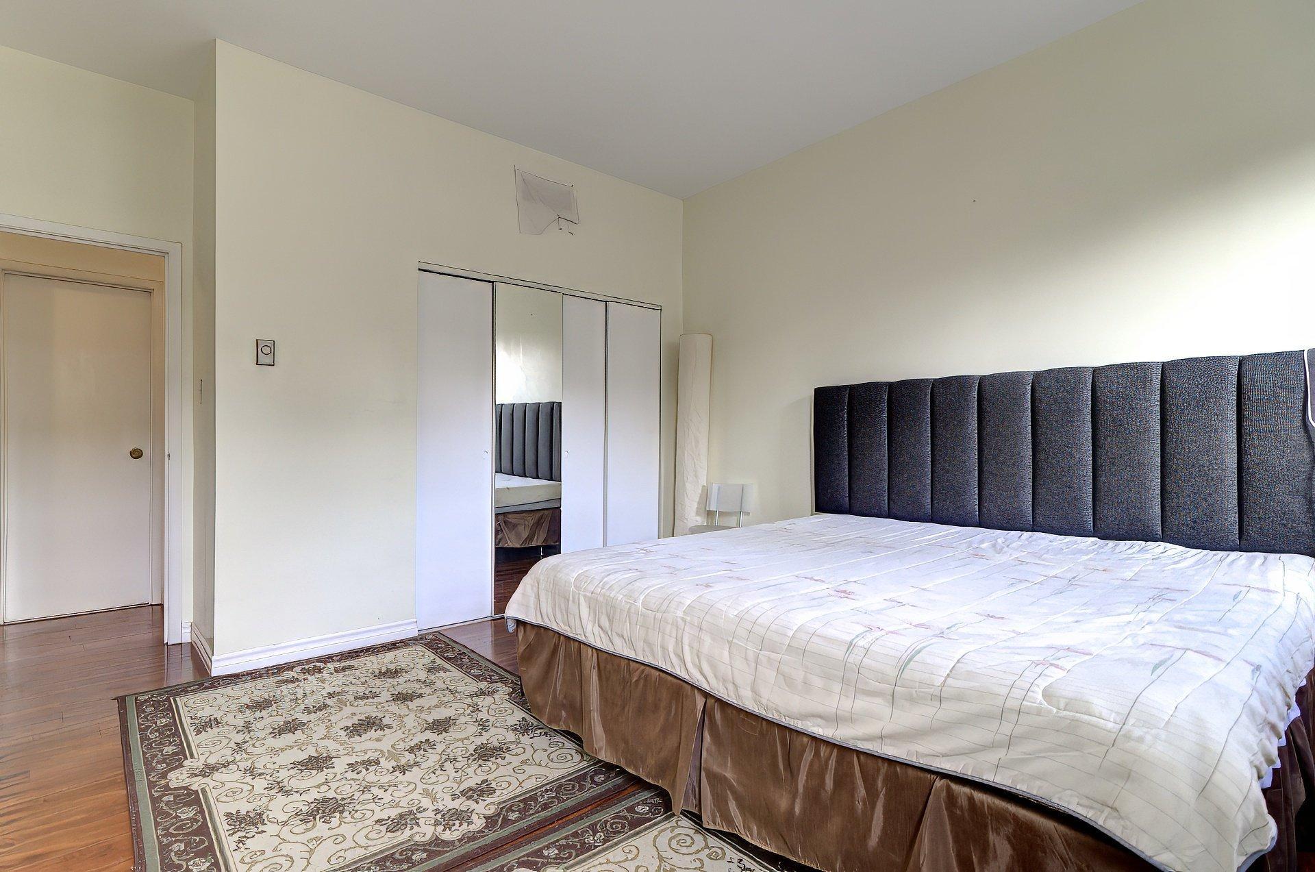 









2054


Rue Sherbrooke O.

, 303,
Montréal (Ville-Marie),




QC
H3H1G5

