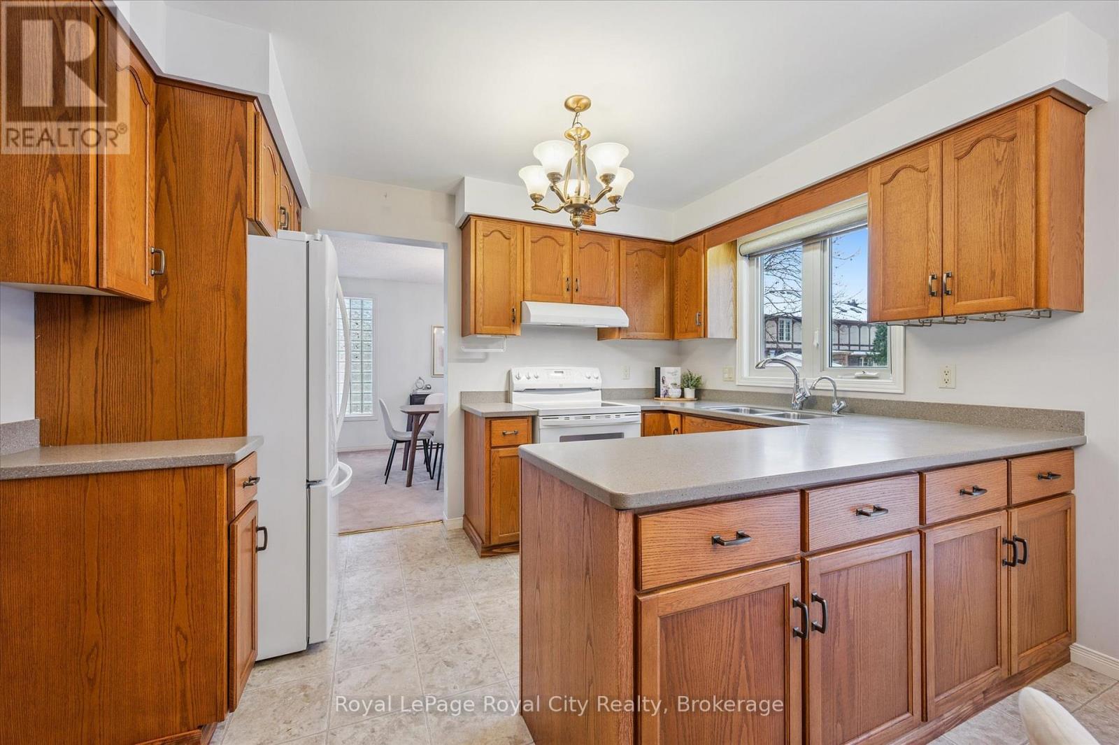 












43 BRADY LANE

,
Guelph (Kortright East),




Ontario
N1L1A4

