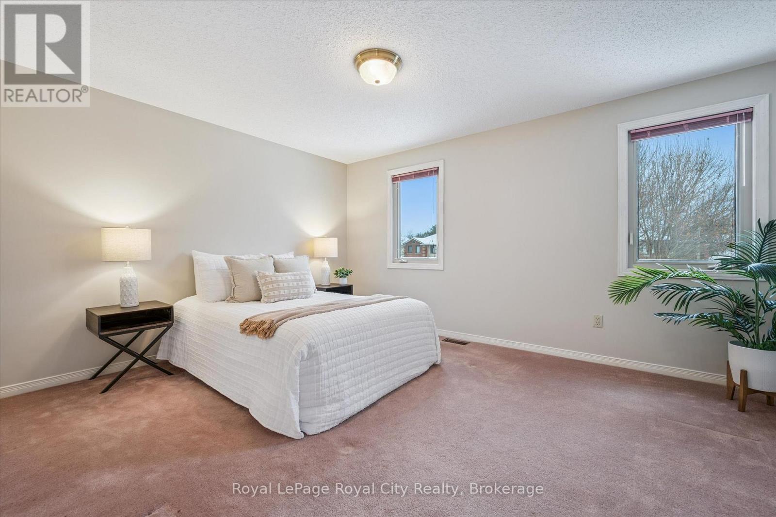 












43 BRADY LANE

,
Guelph (Kortright East),




Ontario
N1L1A4

