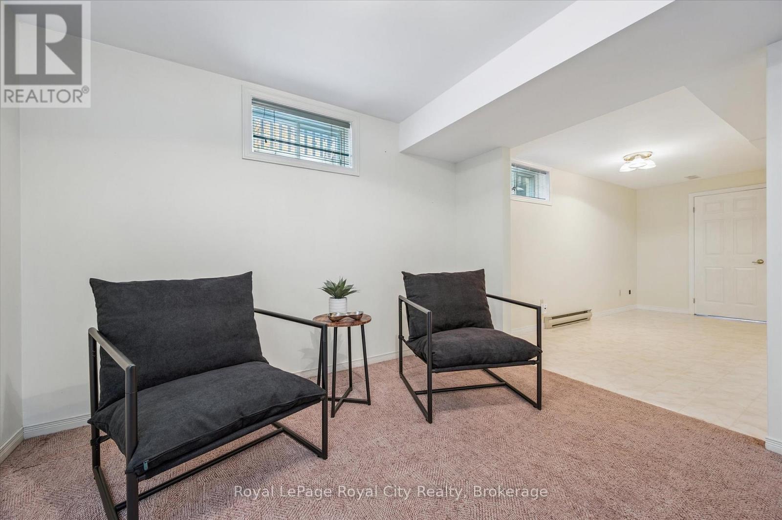 












43 BRADY LANE

,
Guelph (Kortright East),




Ontario
N1L1A4

