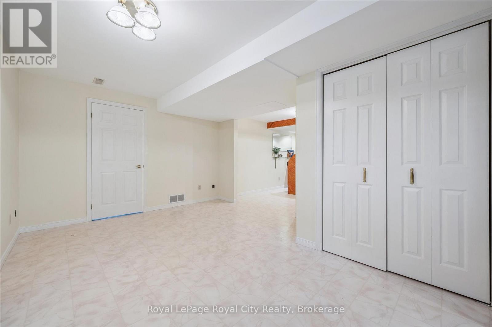 












43 BRADY LANE

,
Guelph (Kortright East),




Ontario
N1L1A4

