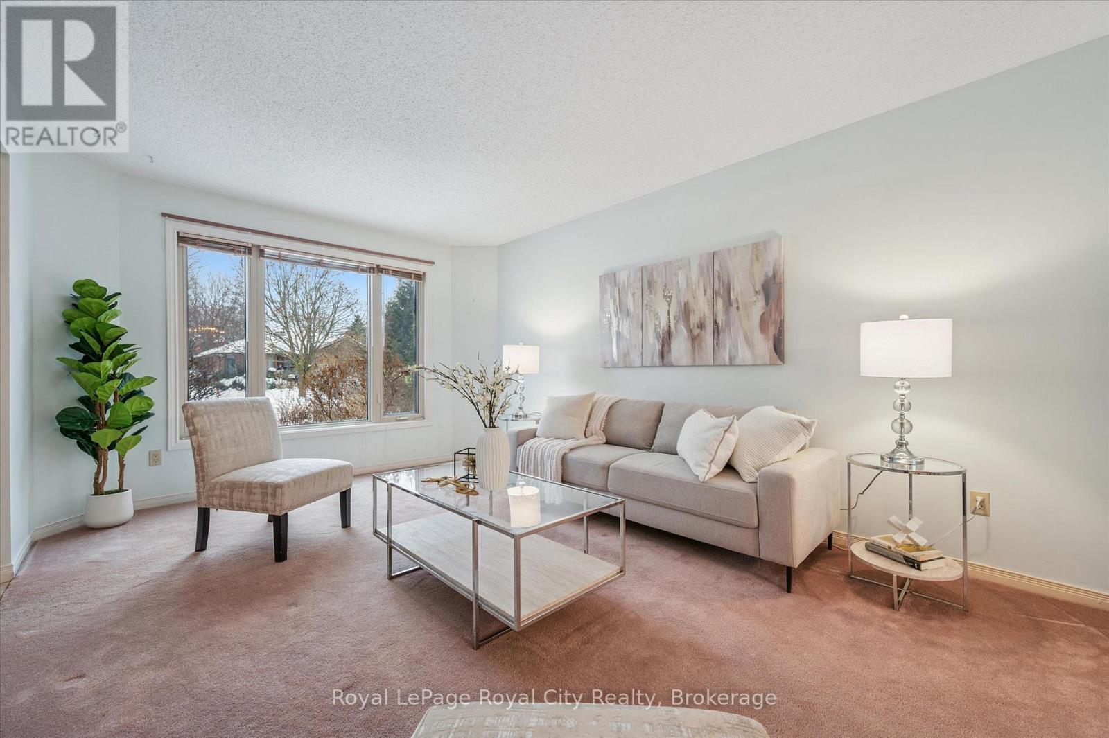 












43 BRADY LANE

,
Guelph (Kortright East),




Ontario
N1L1A4

