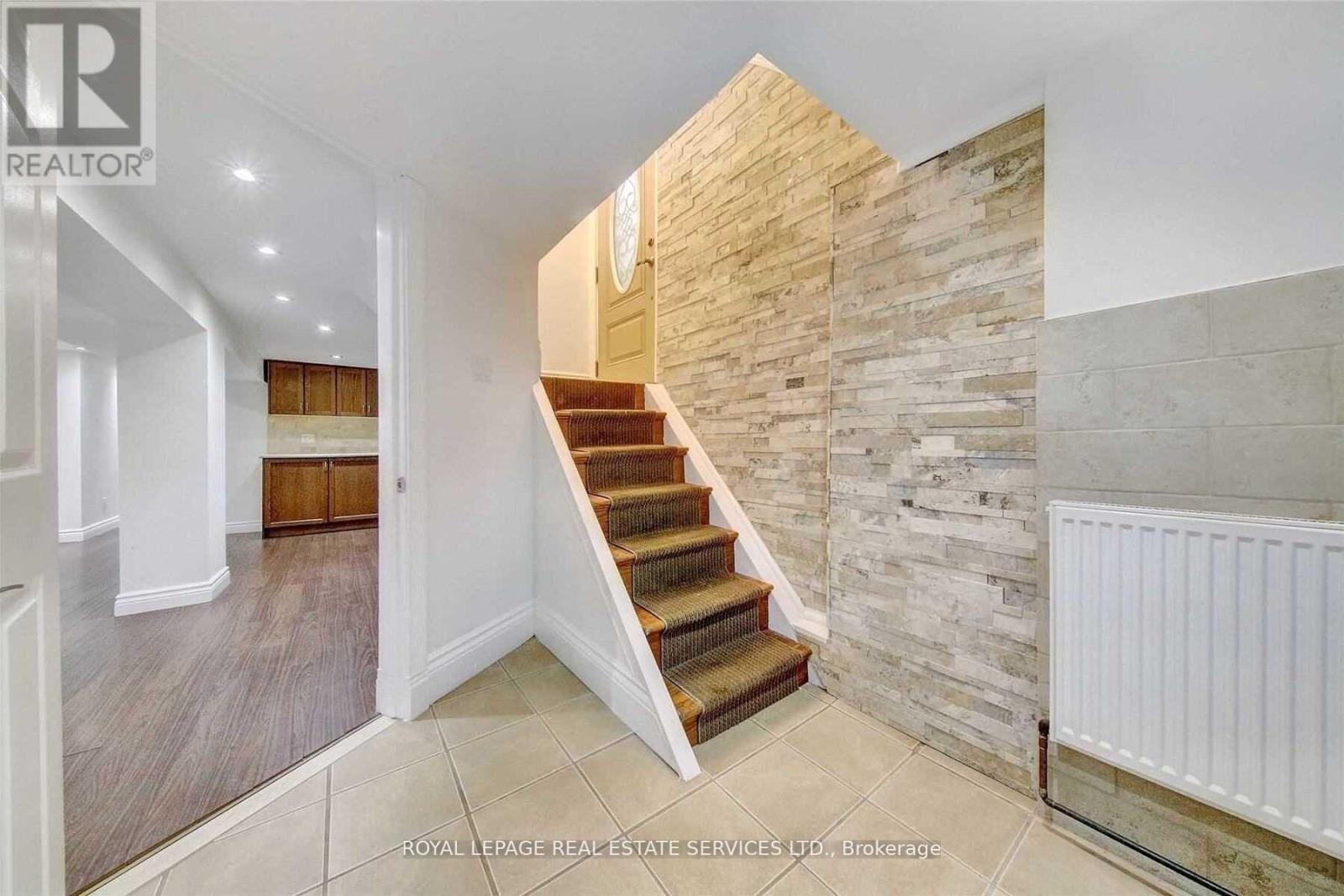 












LOWER - 87 DAWES ROAD

,
Toronto,




Ontario
M4C5B2

