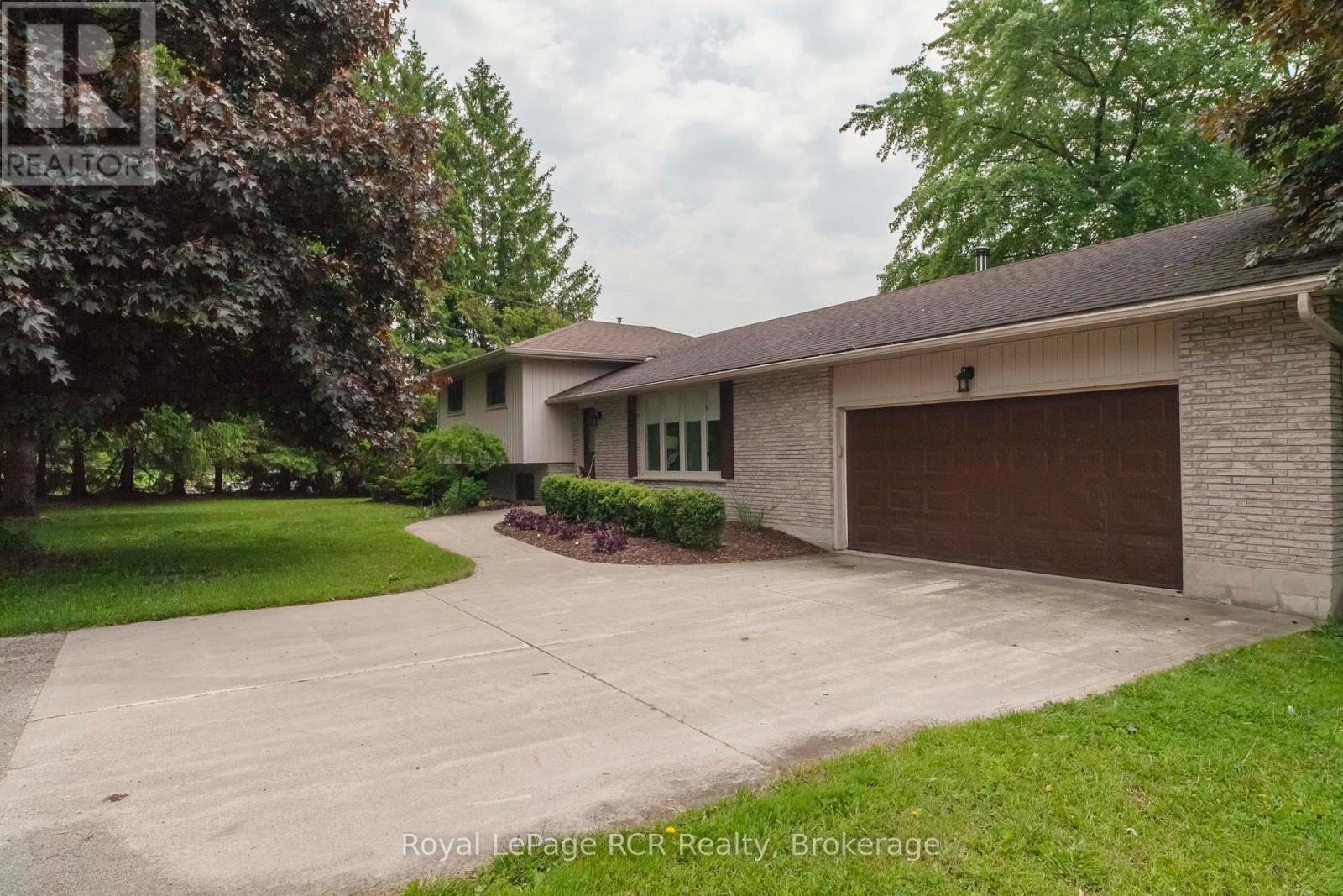 












202122 21 HIGHWAY

,
Georgian Bluffs,







Ontario
N4K5N7

