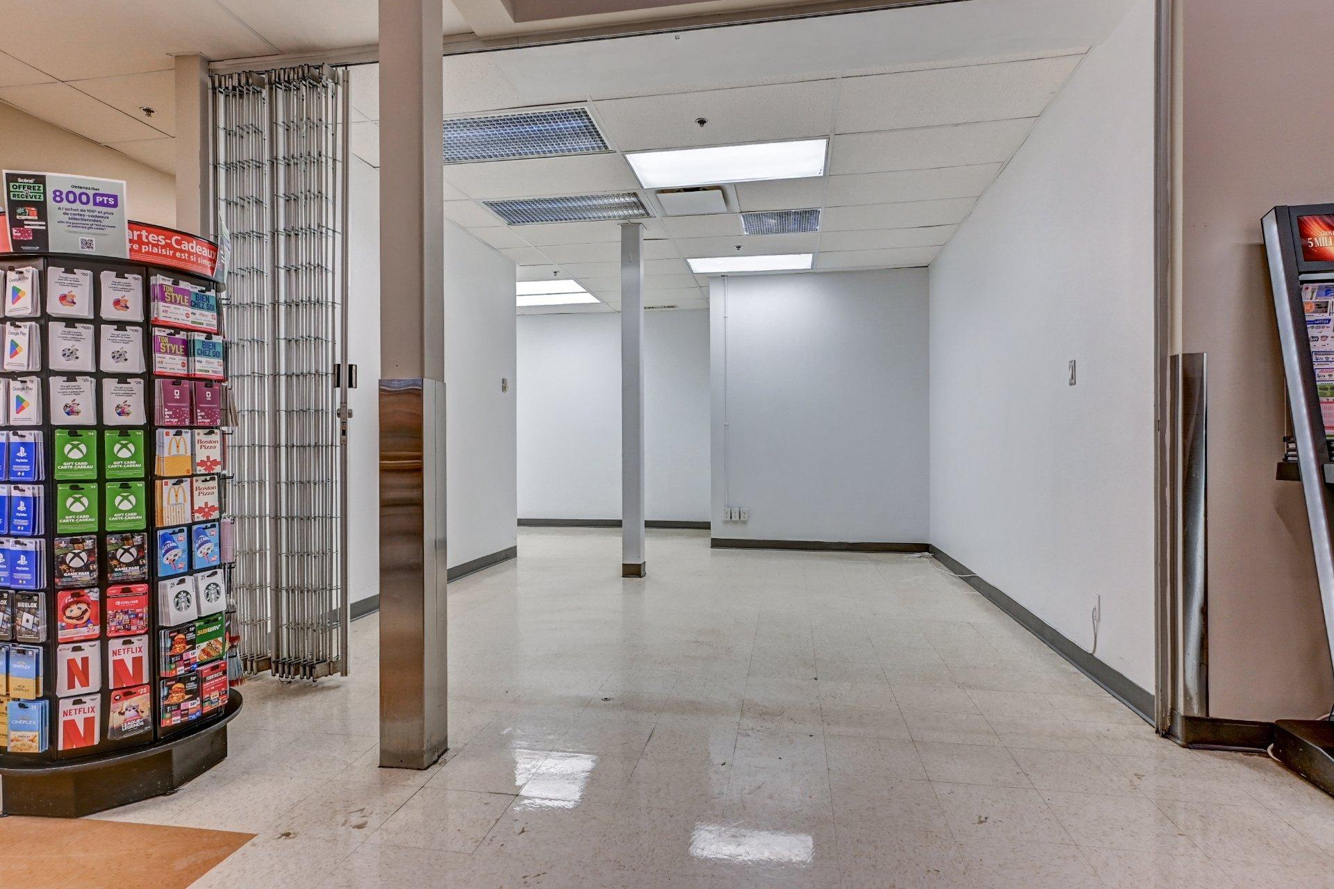 









1085


Boul. Roland-Godard

,
Saint-Jérôme,




QC
J7Y4E2

