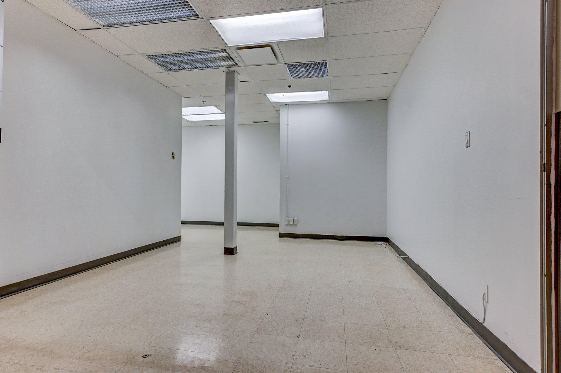 









1085


Boul. Roland-Godard

,
Saint-Jérôme,




QC
J7Y4E2

