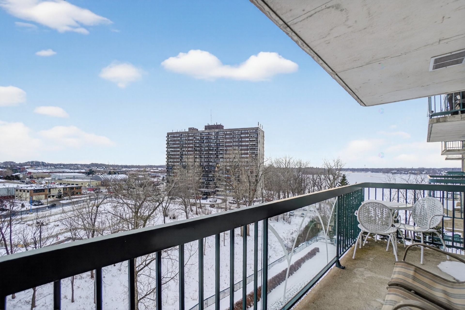 









160


Ch. de la Rive-Boisée

, 702,
Montréal (Pierrefonds-Roxboro),




QC
H8Z3L2

