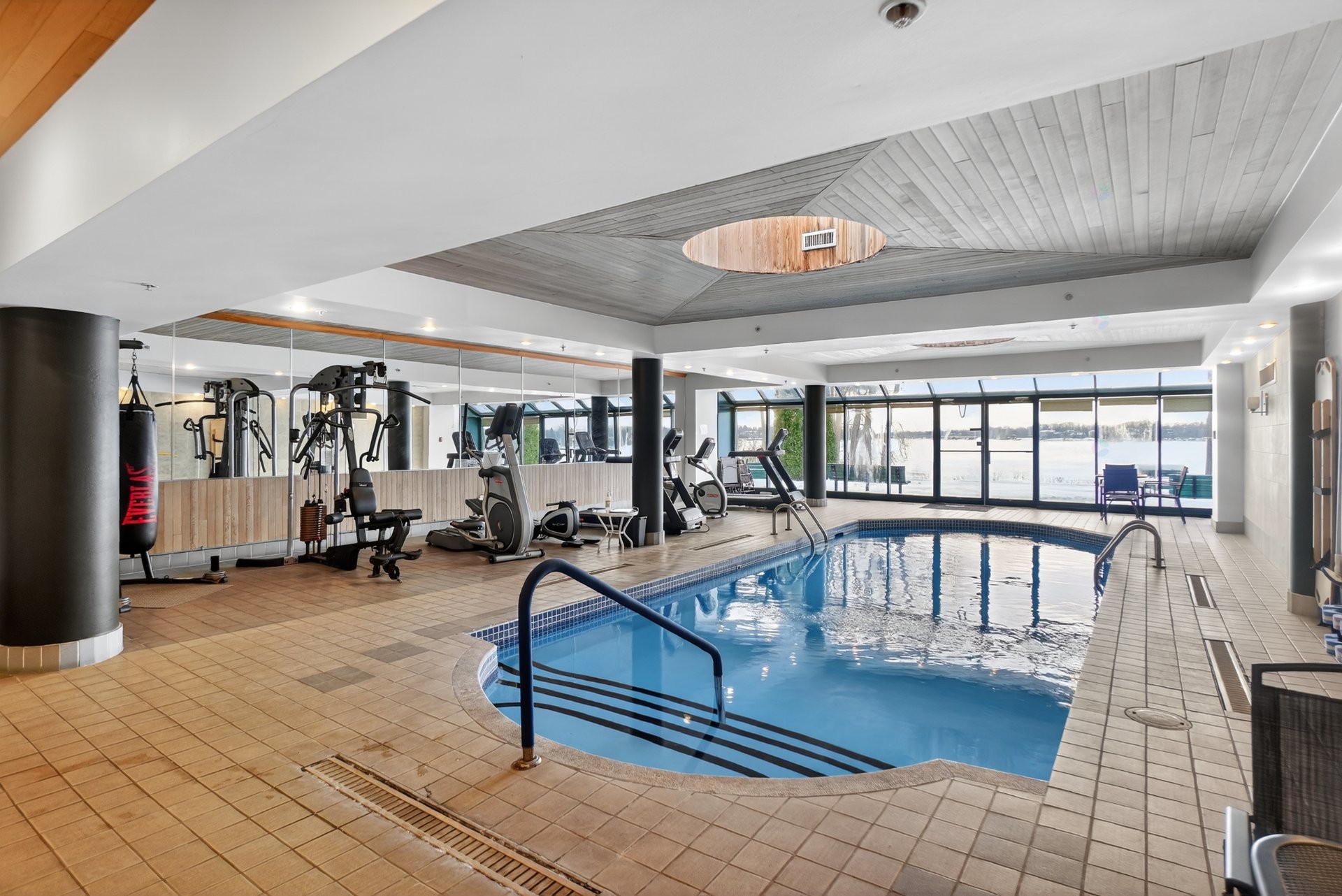 









160


Ch. de la Rive-Boisée

, 702,
Montréal (Pierrefonds-Roxboro),




QC
H8Z3L2

