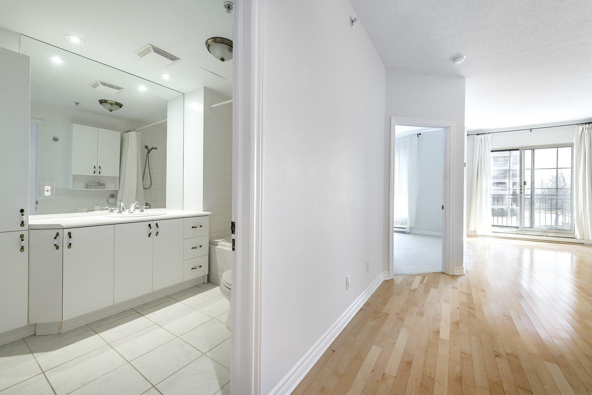 









2


Place des Jardins-des-Vosges

, 219,
Montréal (Verdun/Île-des-Soeurs),




QC
H3E2B2

