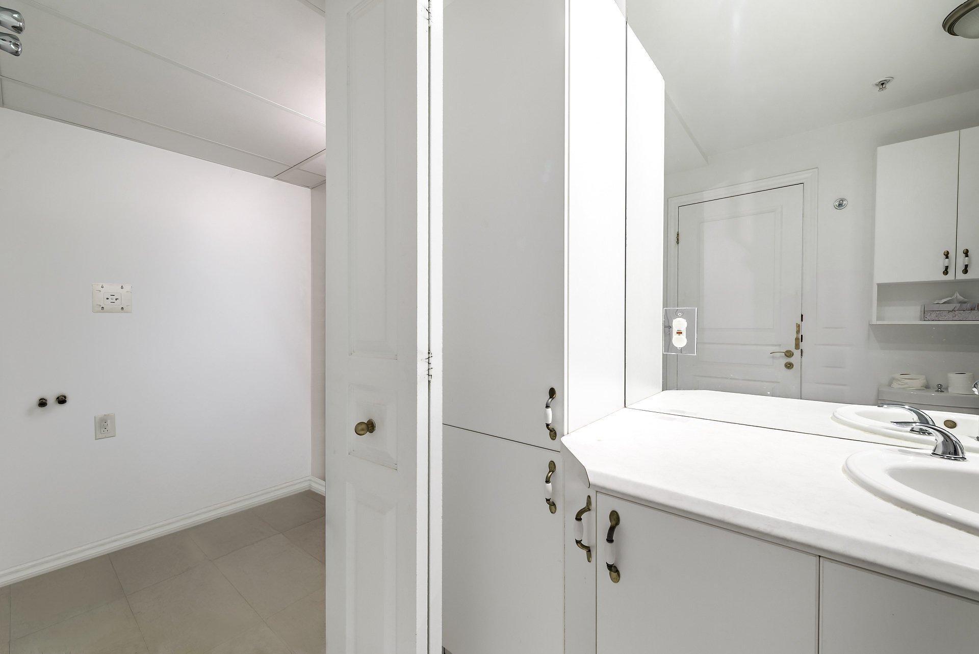 









2


Place des Jardins-des-Vosges

, 219,
Montréal (Verdun/Île-des-Soeurs),




QC
H3E2B2

