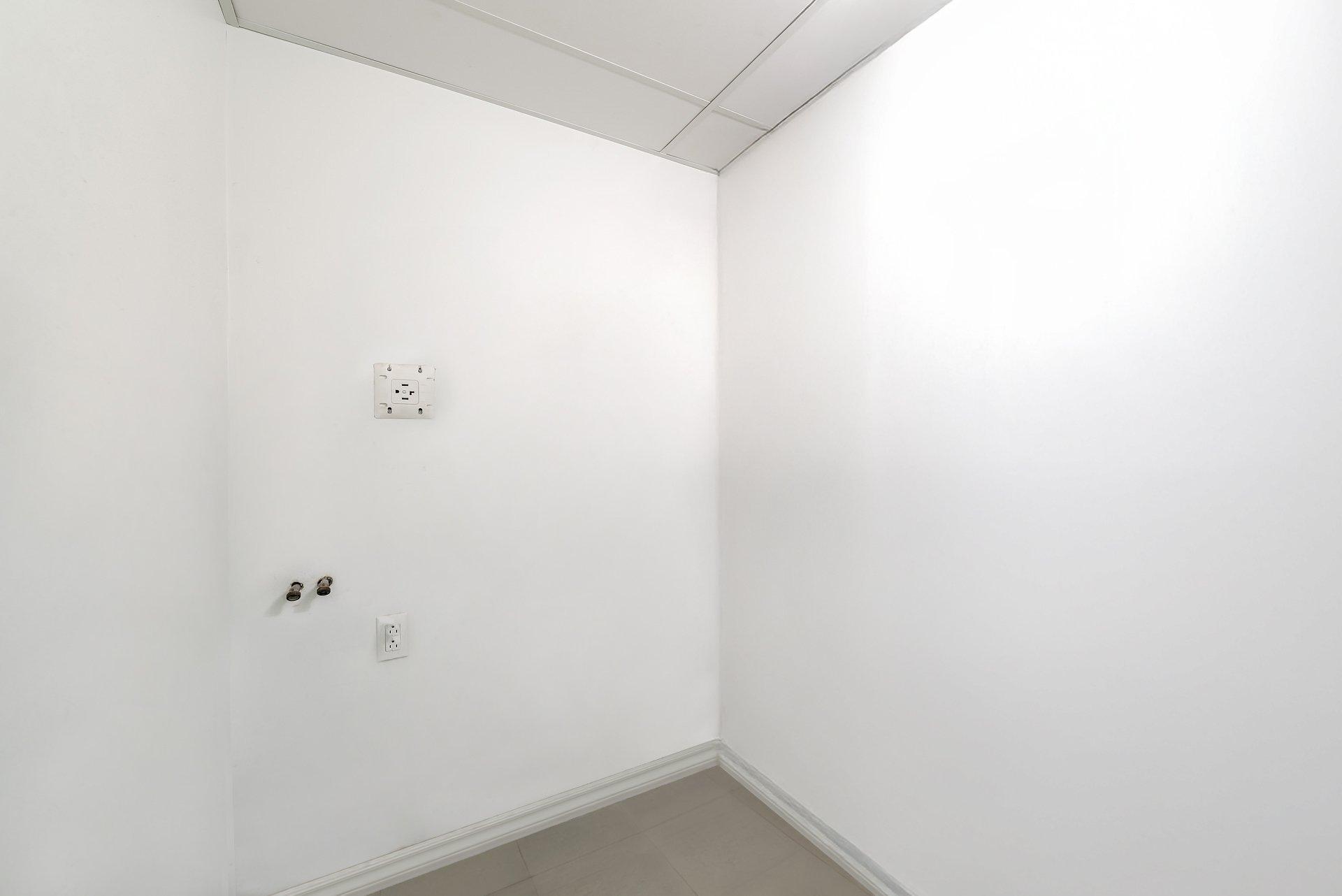 









2


Place des Jardins-des-Vosges

, 219,
Montréal (Verdun/Île-des-Soeurs),




QC
H3E2B2

