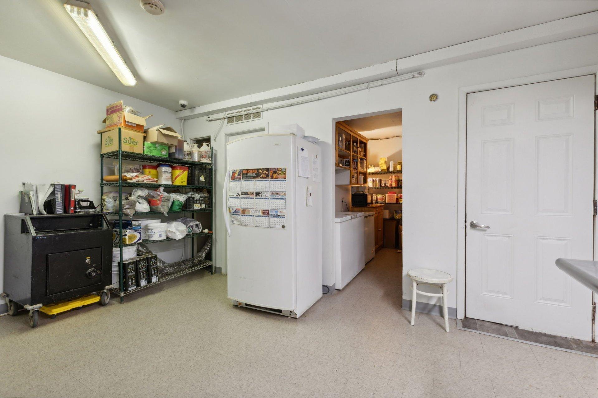 









53


Boul. St-Joseph

,
Gatineau (Hull),




QC
J8T7W3

