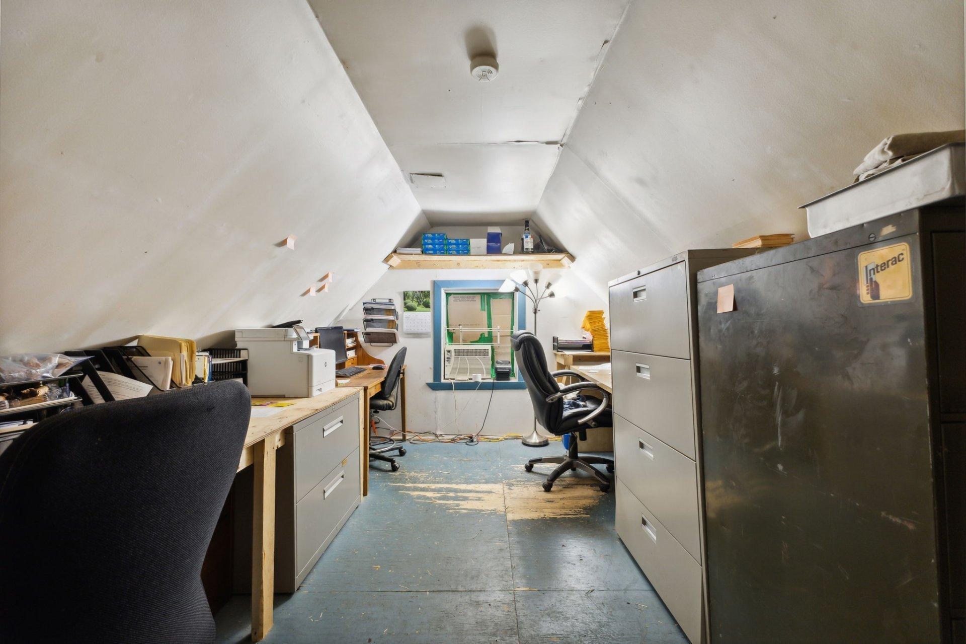 









53


Boul. St-Joseph

,
Gatineau (Hull),




QC
J8T7W3

