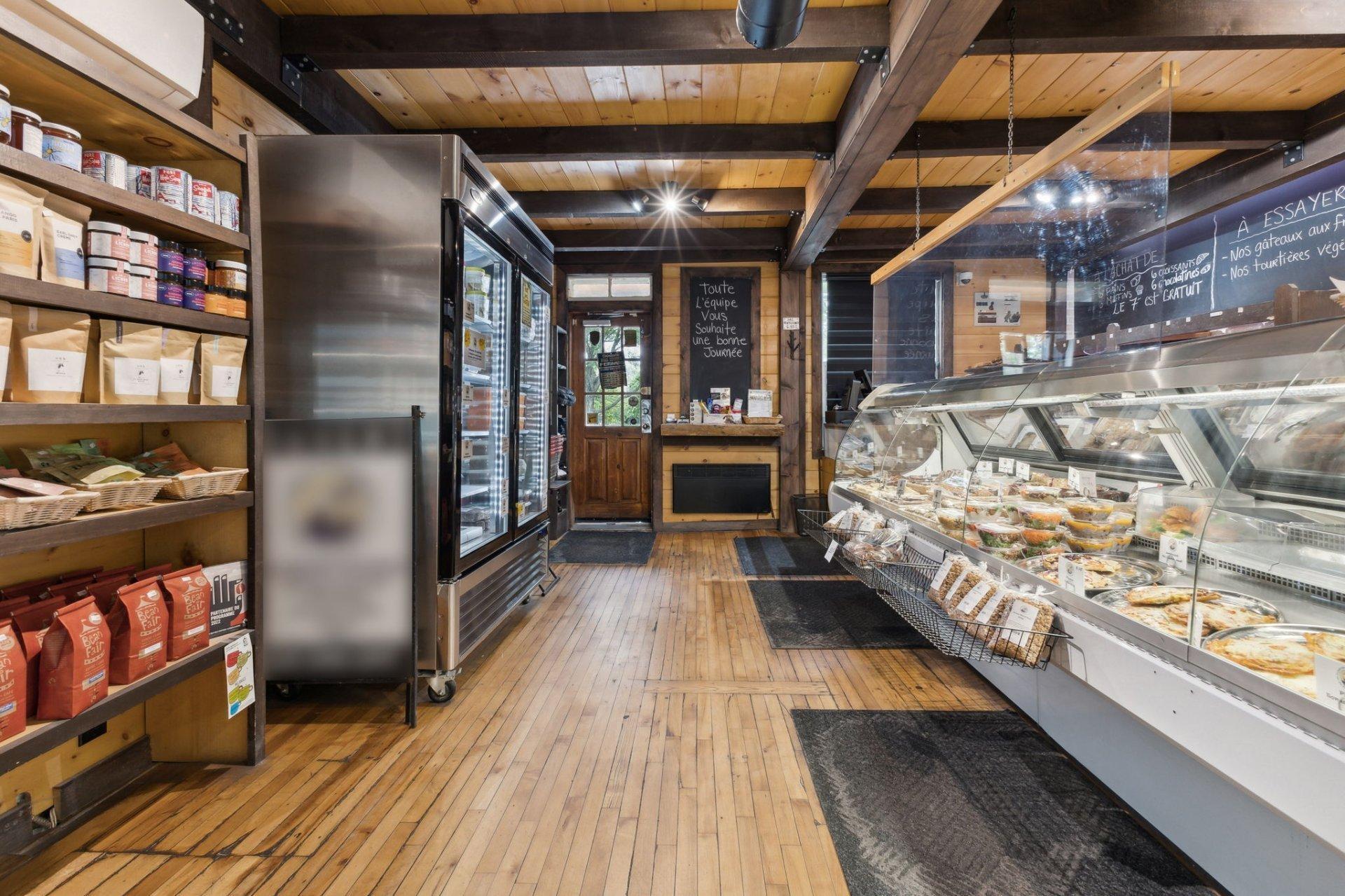 









53


Boul. St-Joseph

,
Gatineau (Hull),




QC
J8T7W3

