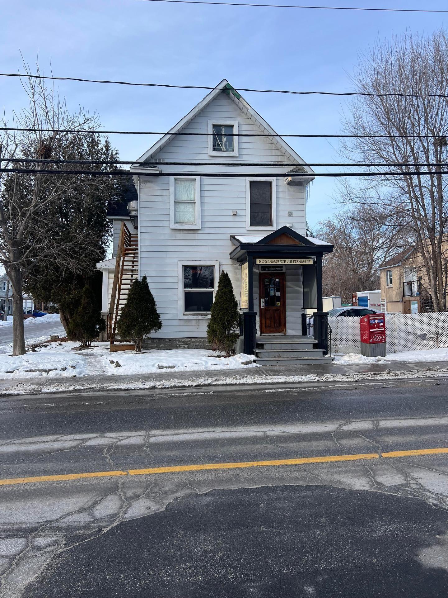 









53


Boul. St-Joseph

,
Gatineau (Hull),




QC
J8T7W3

